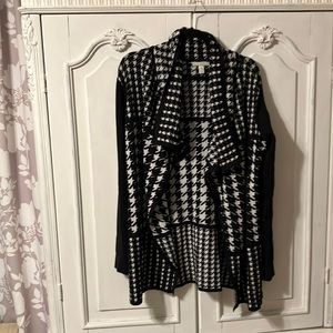 Dana Buchman Medium cardigan sweater houndstooth